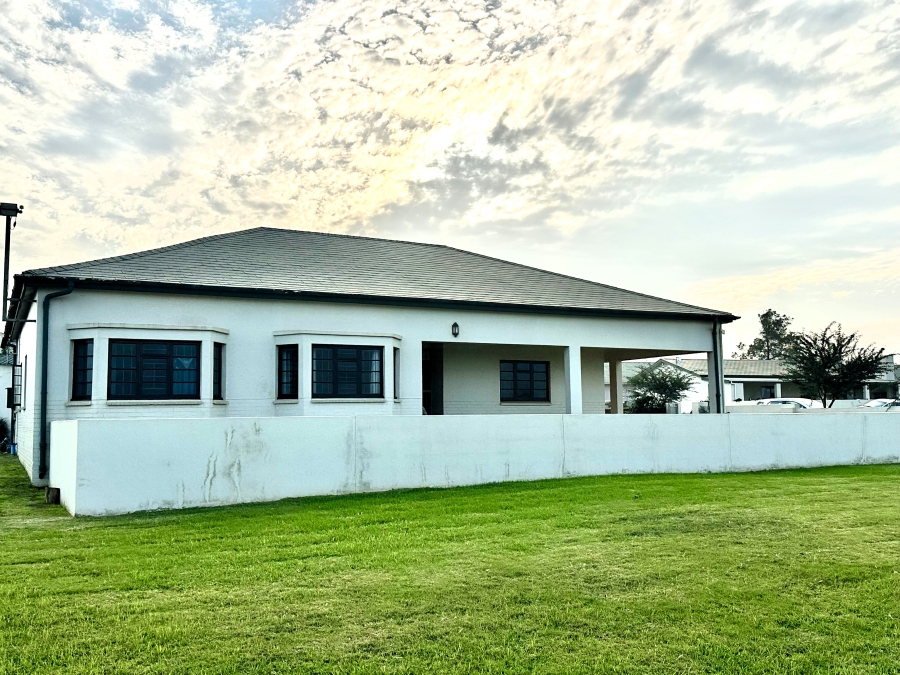 4 Bedroom Property for Sale in Malmesbury Rural Western Cape